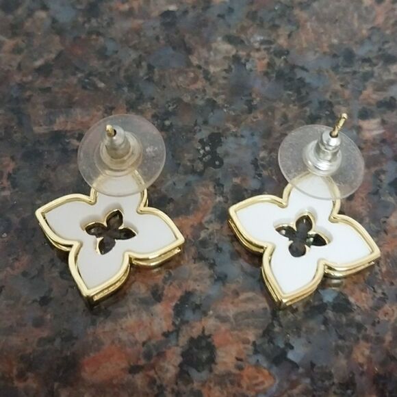 PRINCESS FLOWER Earrings...NEW - Picture 4 of 4